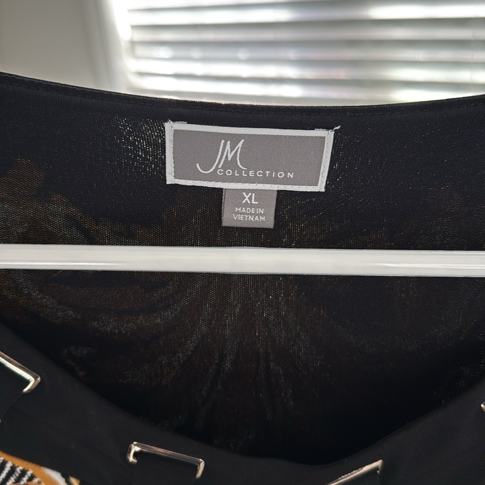 NWOT Elegant Black and Gold Dress - Picture 3 of 3